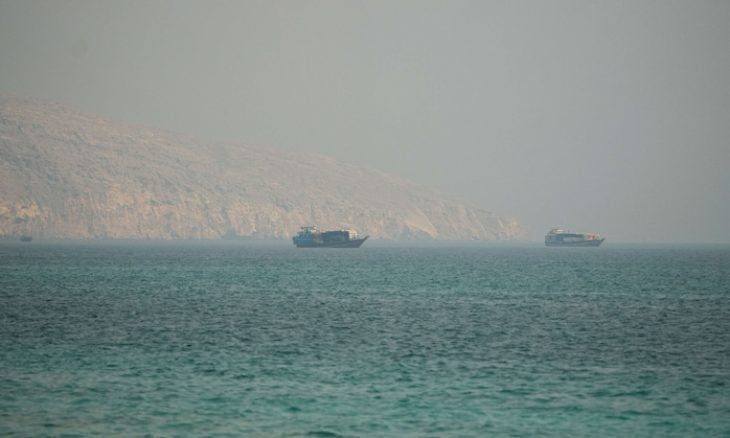الدفاع الإماراتية: تعرض ناقلتين لاستهداف إيراني بمضيق هرمز ومقتل شخص