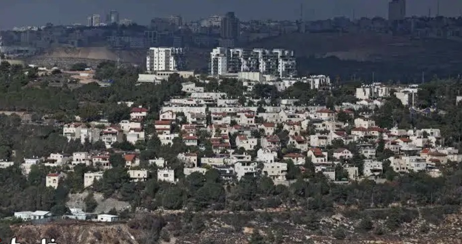 محافظة القدس تحذر: تحويل مستعمرة "جفعات زئيف" إلى مدينة خطوة لتكريس الاستعمار وعزل القدس