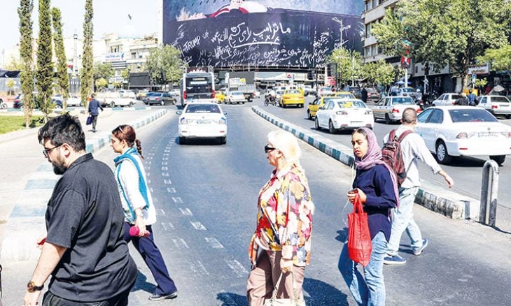 معركة هرمز: ترامب يراهن على الضربات والحصار … وقيادي إيراني يدعو للاستعداد لحرب طويلة
