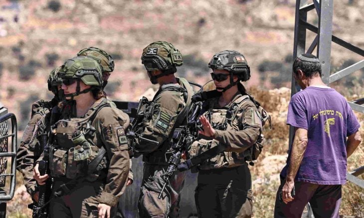 الضفة.. مستوطن يدهس طفلا فلسطينيا أثناء لعبه في الخليل