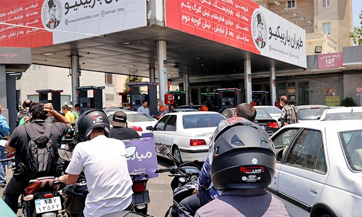 البنزين في إيران: أسعار متدنية رغم الحصار ونظام حصص متعدد