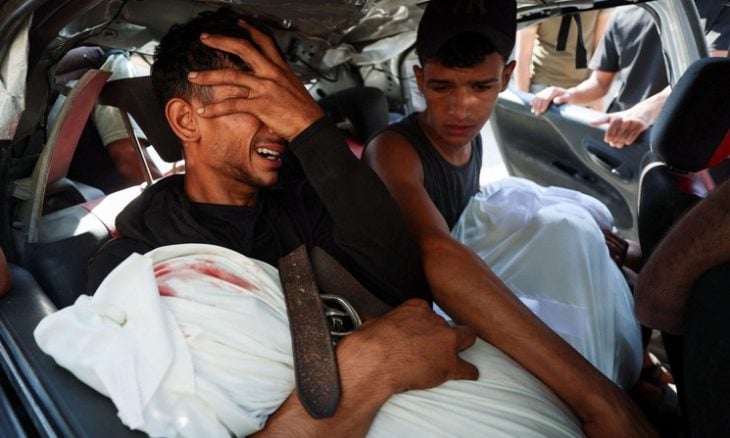 14 شهيداً في قطاع غزة منذ الفجر بينهم 8 في استهداف موكب تشييع بمخيم النصيرات