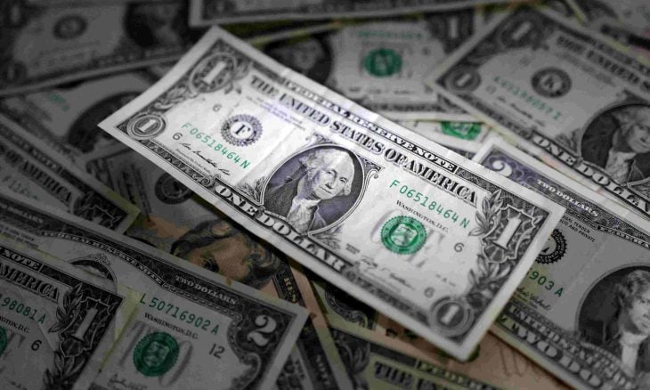الدولار يرتفع بدفعة من زيادة عوائد السندات وتصاعد مخاطر التضخم