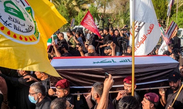 العراق: الصدر يحمّل “المليشيات الوقحة” مسؤولية استهداف “الحشد”… والخنجر يعتبرها خطراً عابراً للحدود
