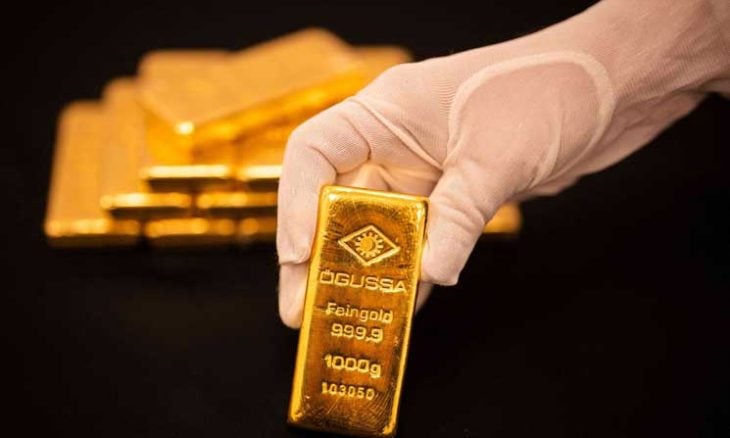 الذهب ينخفض مع ارتفاع عوائد سندات الخزانة الأمريكية