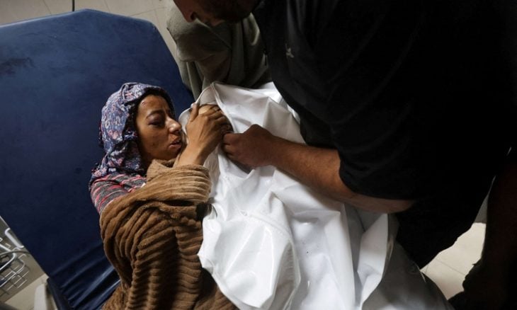 استشهاد 6 فلسطينيين بينهم طفلان وامرأة في غارات إسرائيلية على قطاع غزة