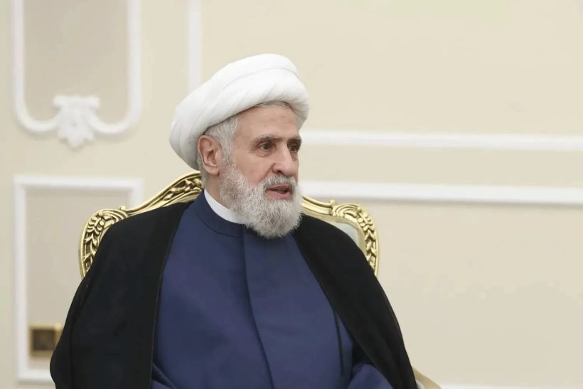 "لا تفتحوا جبهة الداخل"... قاسم يحذّر من نسيان العدو