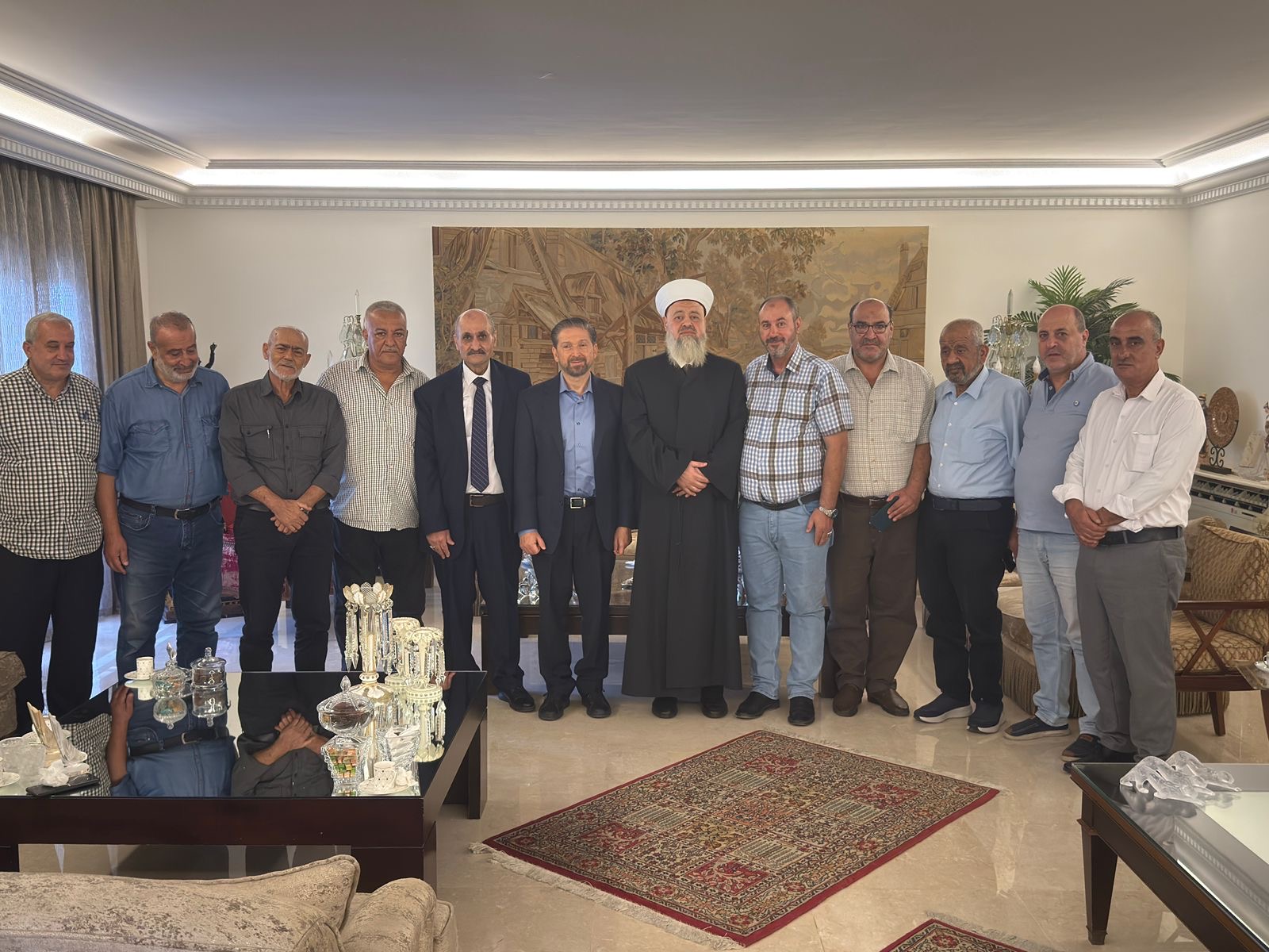 وفد من الفصائل ولجنة الأحياء الجديدة في مخيم نهر البارد يلتقي الوزير فيصل كرامي في طرابلس